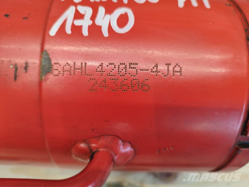 Manitou MT1440 axle leveling hydraulic cylinder Hidraulika