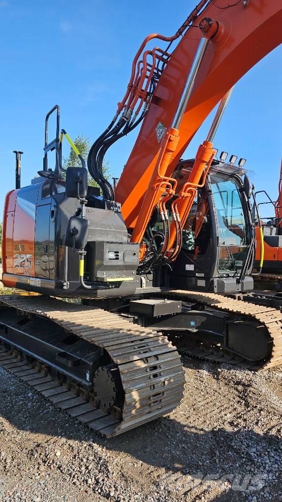 Hitachi ZX 225 US LC-7 , Begagnad SÄLJES 履带挖掘机