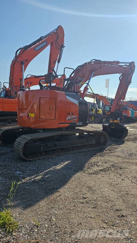 Hitachi ZX 225 US LC-7 , Begagnad SÄLJES 履带挖掘机