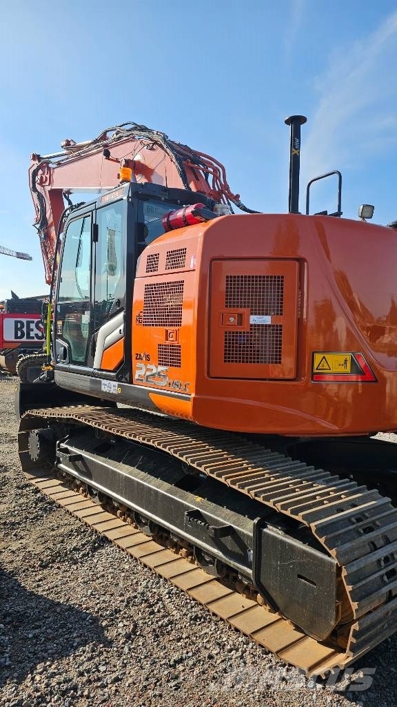 Hitachi ZX 225 US LC-7 , Begagnad SÄLJES 履带挖掘机