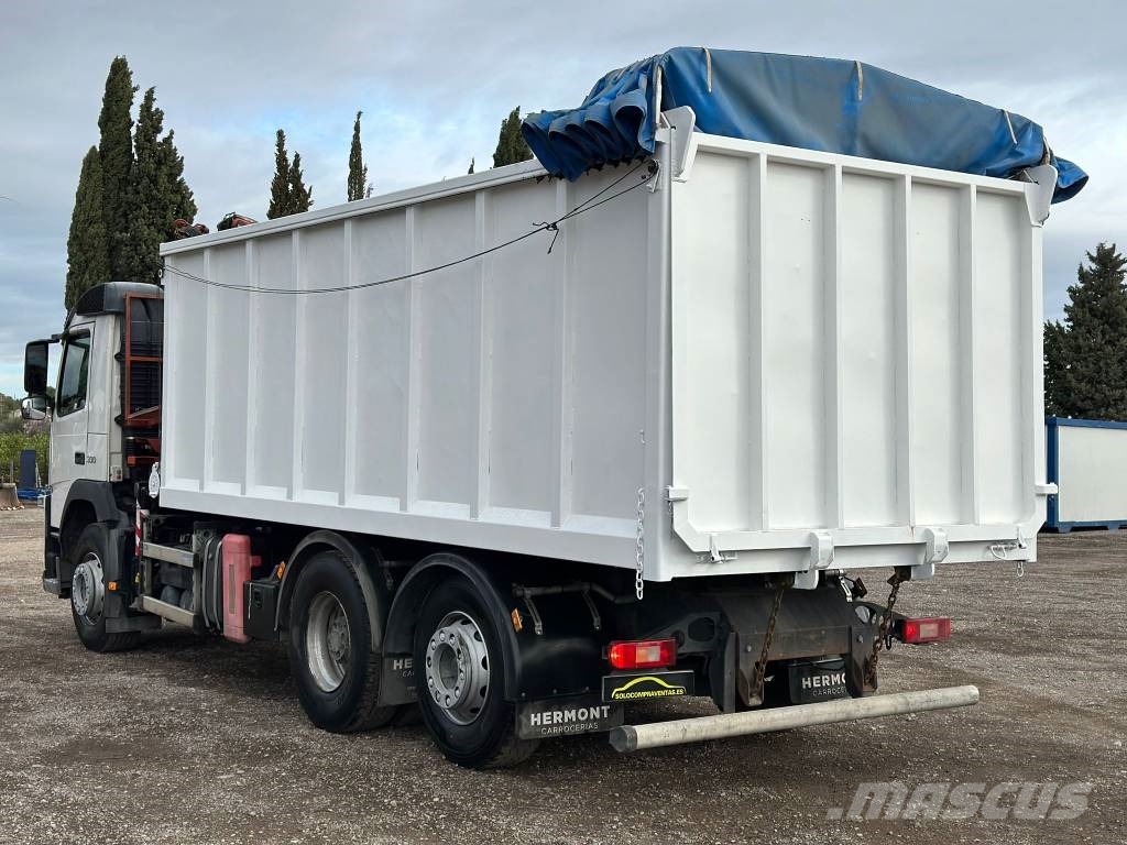 Volvo FM 330 con pluma y basculante Crane trucks