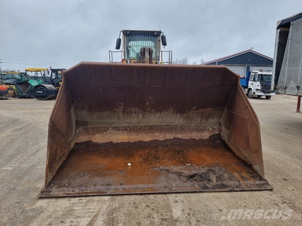 Volvo L 220 E Chargeuse sur pneus