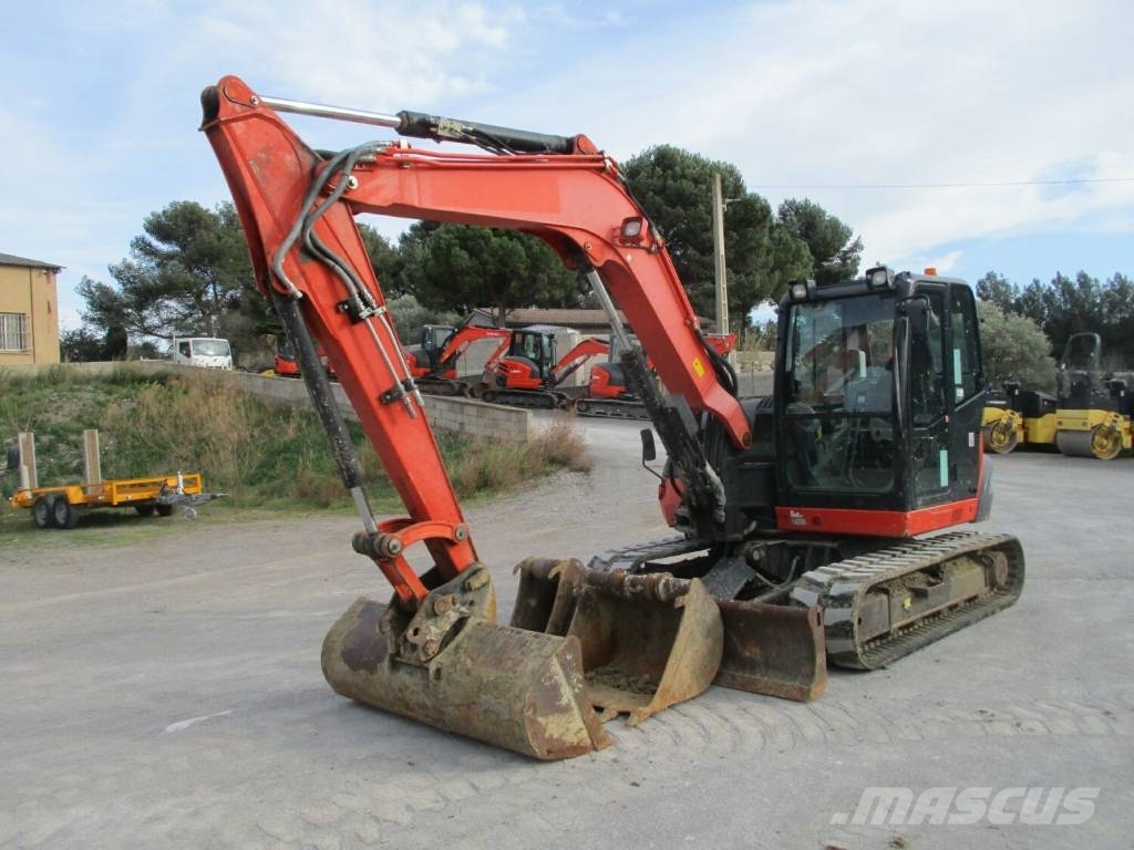 Kubota KX 080-4 中型挖掘机