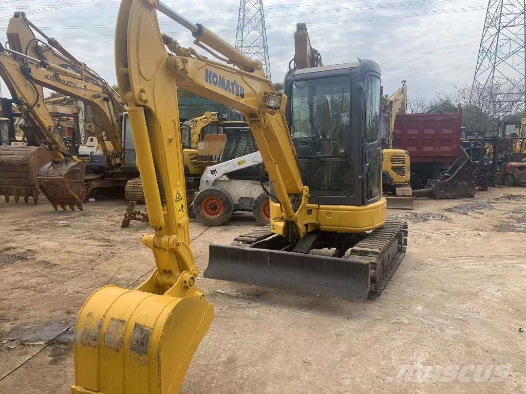 Komatsu PC 35 小型挖掘机