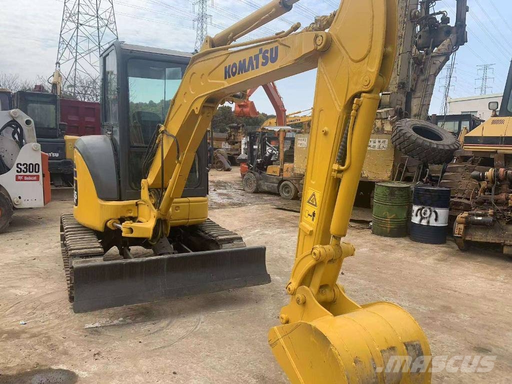 Komatsu PC 35 小型挖掘机