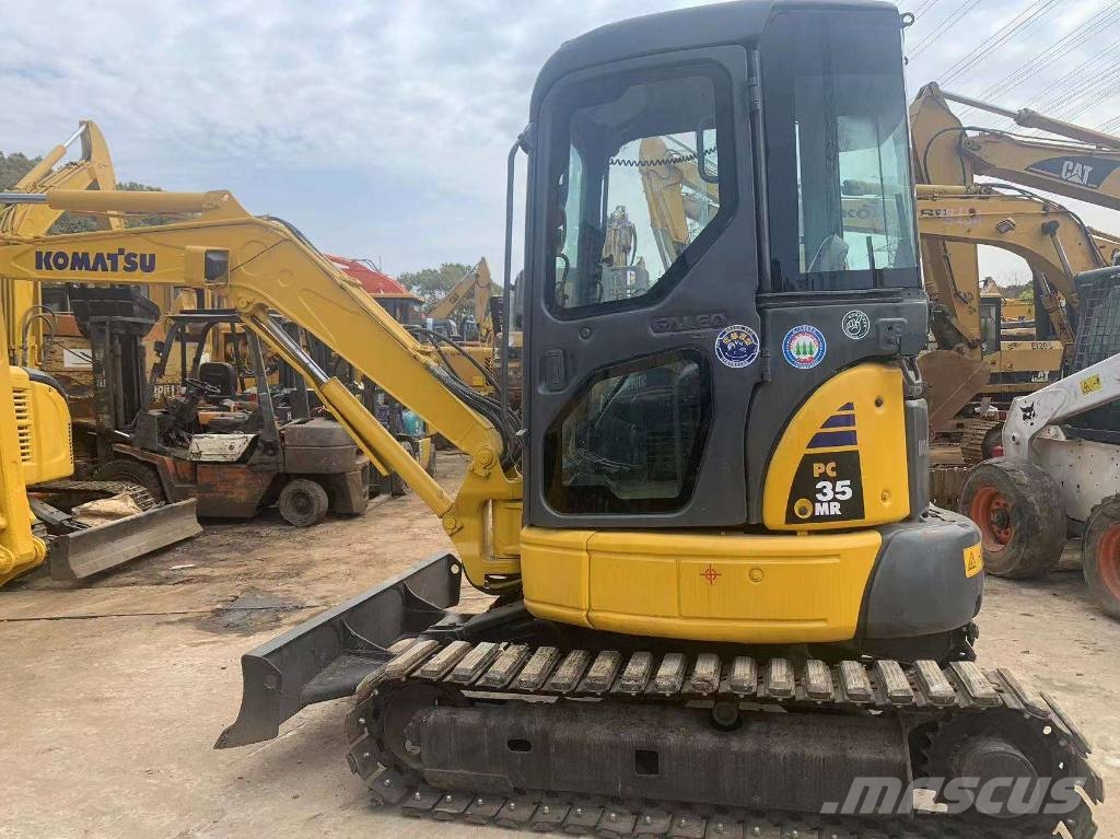 Komatsu PC 35 小型挖掘机