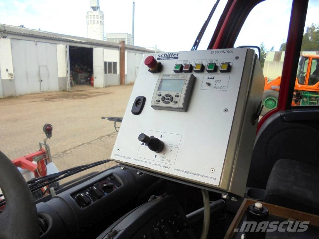 Mercedes-Benz Unimog U 400 mit Spritzmaschine Schäfer Bitumin levittäjät