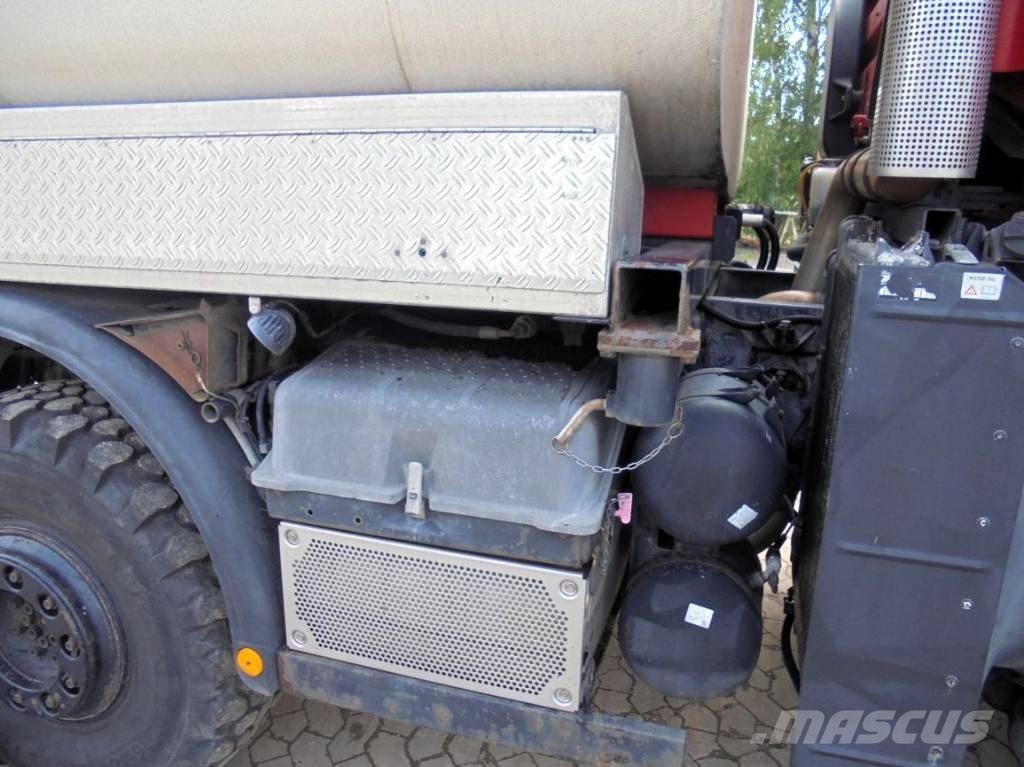 Mercedes-Benz Unimog U 400 mit Spritzmaschine Schäfer Bitumin levittäjät