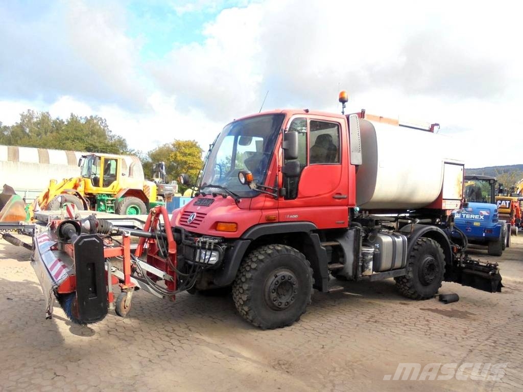 Mercedes-Benz Unimog U 400 mit Spritzmaschine Schäfer Bitumin levittäjät