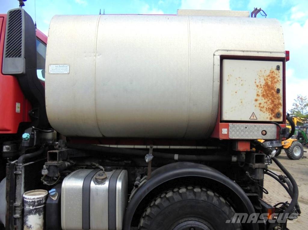 Mercedes-Benz Unimog U 400 mit Spritzmaschine Schäfer Bitumin levittäjät