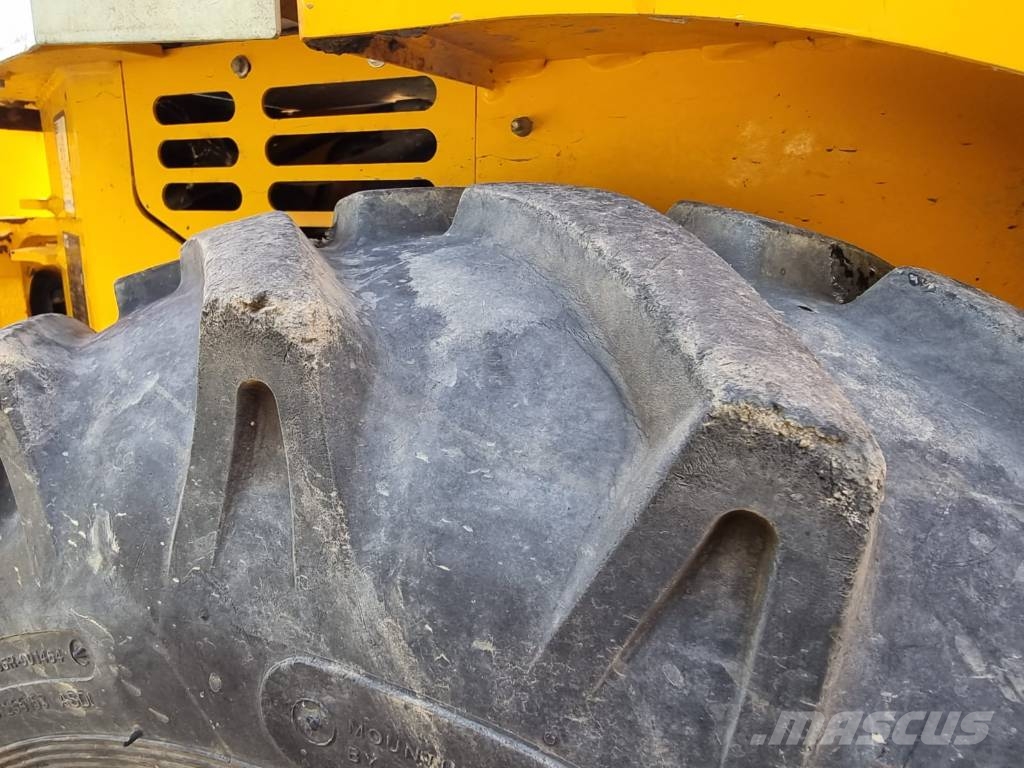 JCB 1T-2S5 Camiones articulados