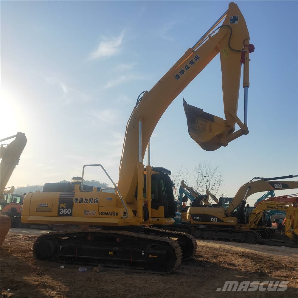 Komatsu PC360-7 حفارات زحافة