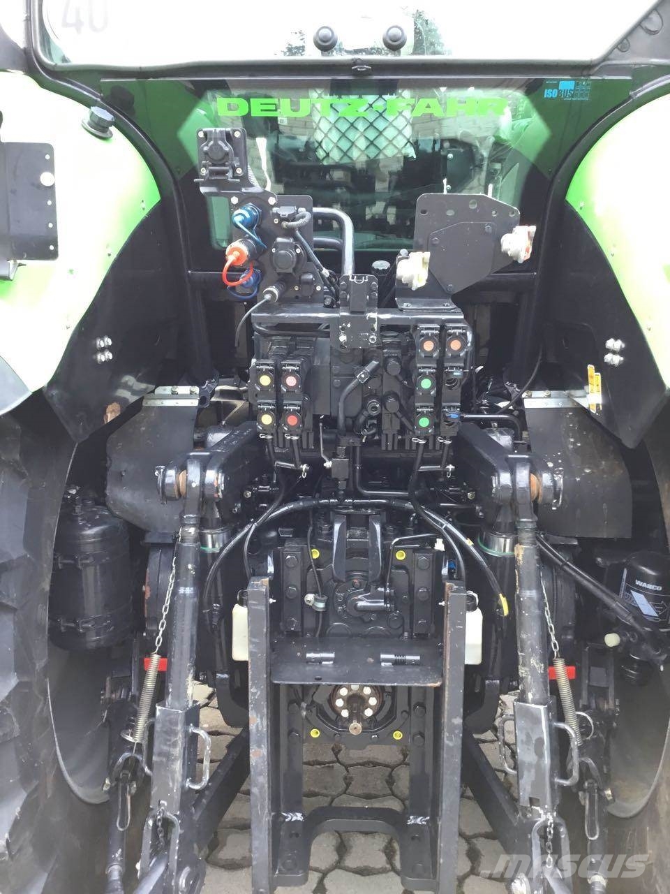 Deutz-Fahr 6215 R-Cshift Traktoriai