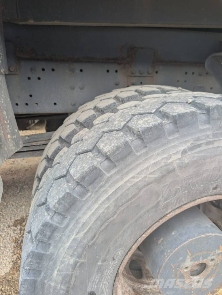 Mercedes-Benz Atego 1823 شاحنات الرافعات