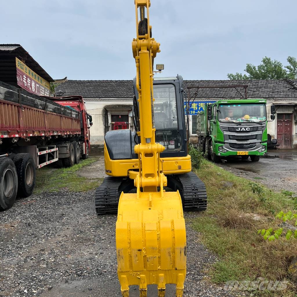 Komatsu PC 35 MR 小型挖掘机