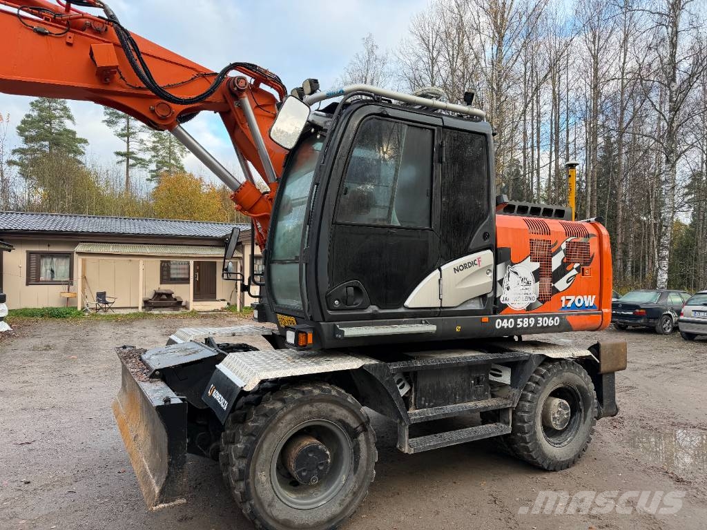 Hitachi ZX 170 W حفارات بعجل