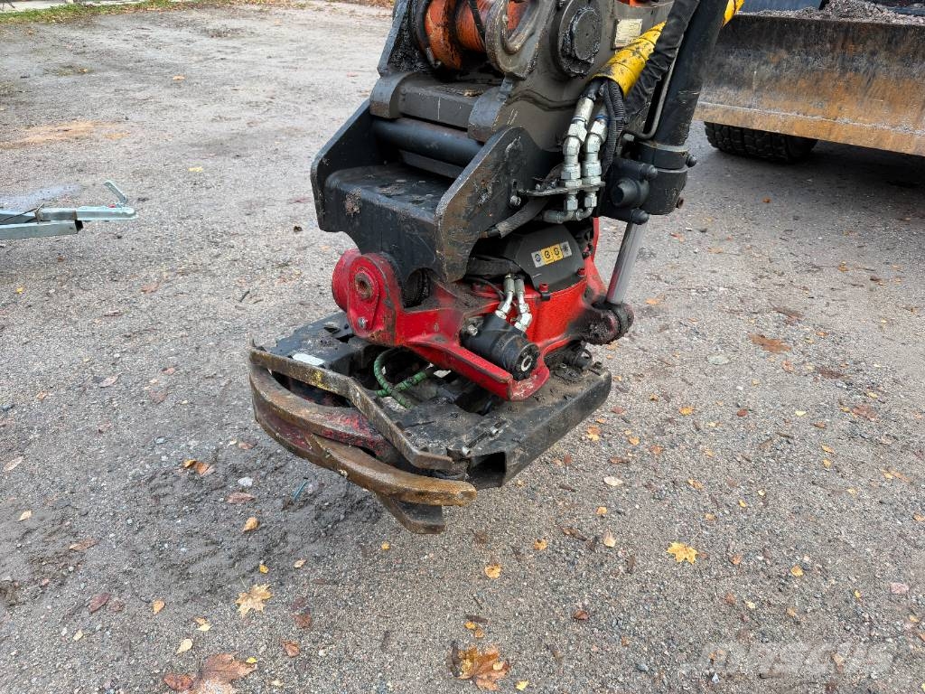 Hitachi ZX 170 W حفارات بعجل