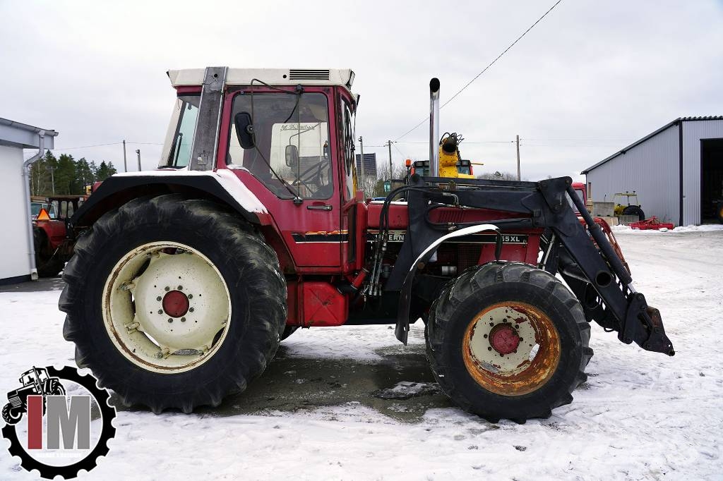 International 955 AXL / DAT697