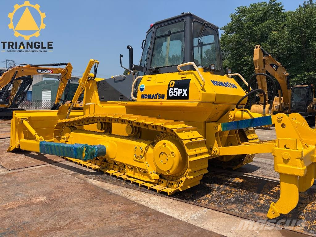 Komatsu D 65 PX Гусеничные бульдозеры