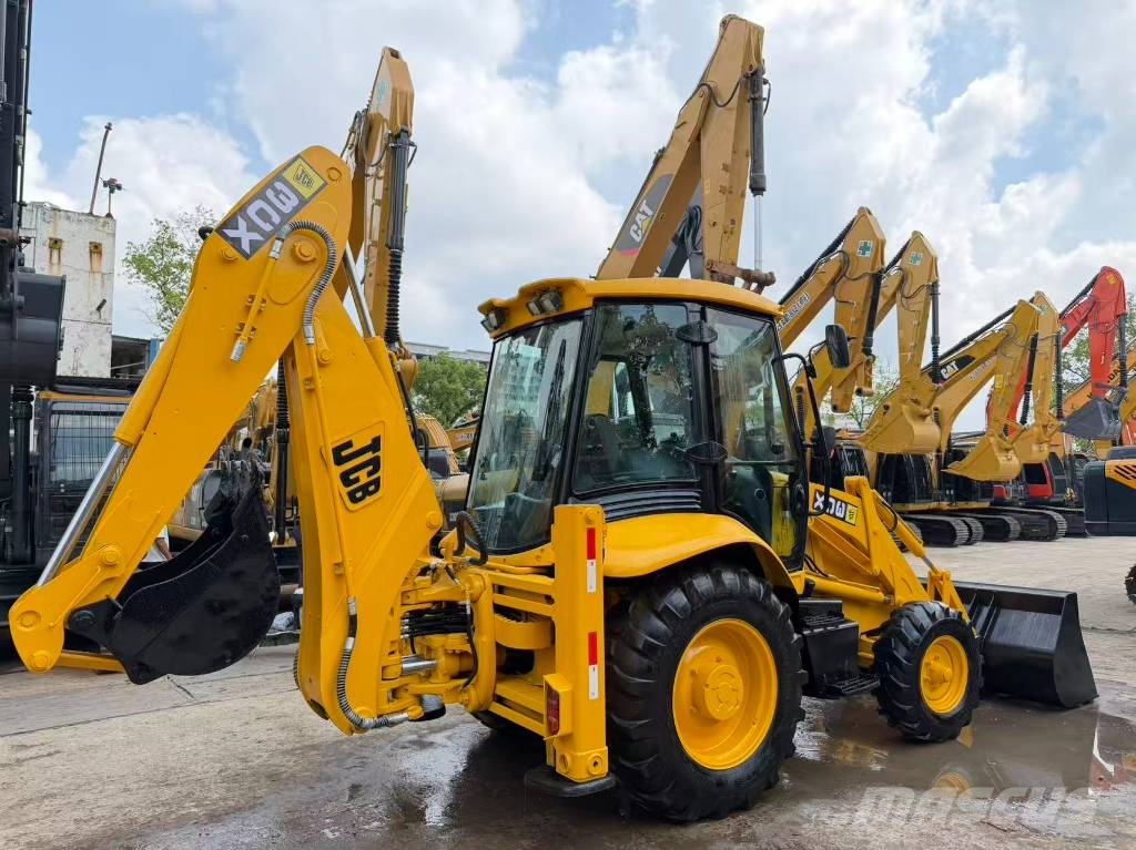JCB 3 CX Ekskavatori-iekrāvēji