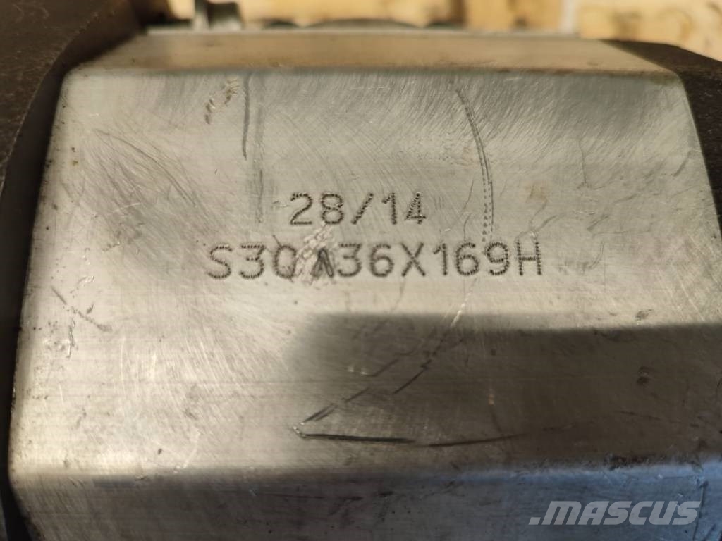 Hydraulic gear pump S3036X169H CLAAS SCORPION 7040 液压