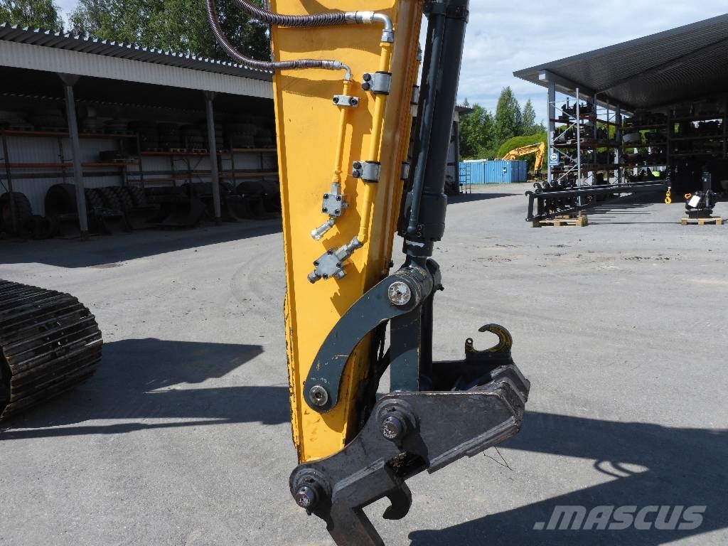 Hyundai Hyundai HX 140 HW Excavadoras sobre orugas