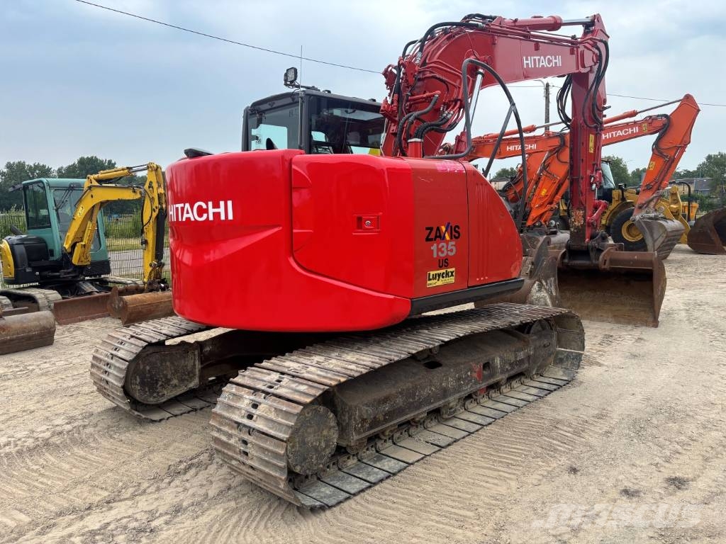Hitachi ZX 135 US-3 حفارات زحافة