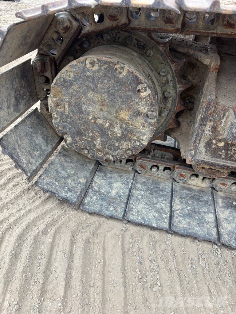 Hitachi ZX 135 US-3 حفارات زحافة