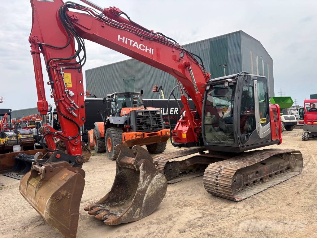 Hitachi ZX 135 US-3 حفارات زحافة