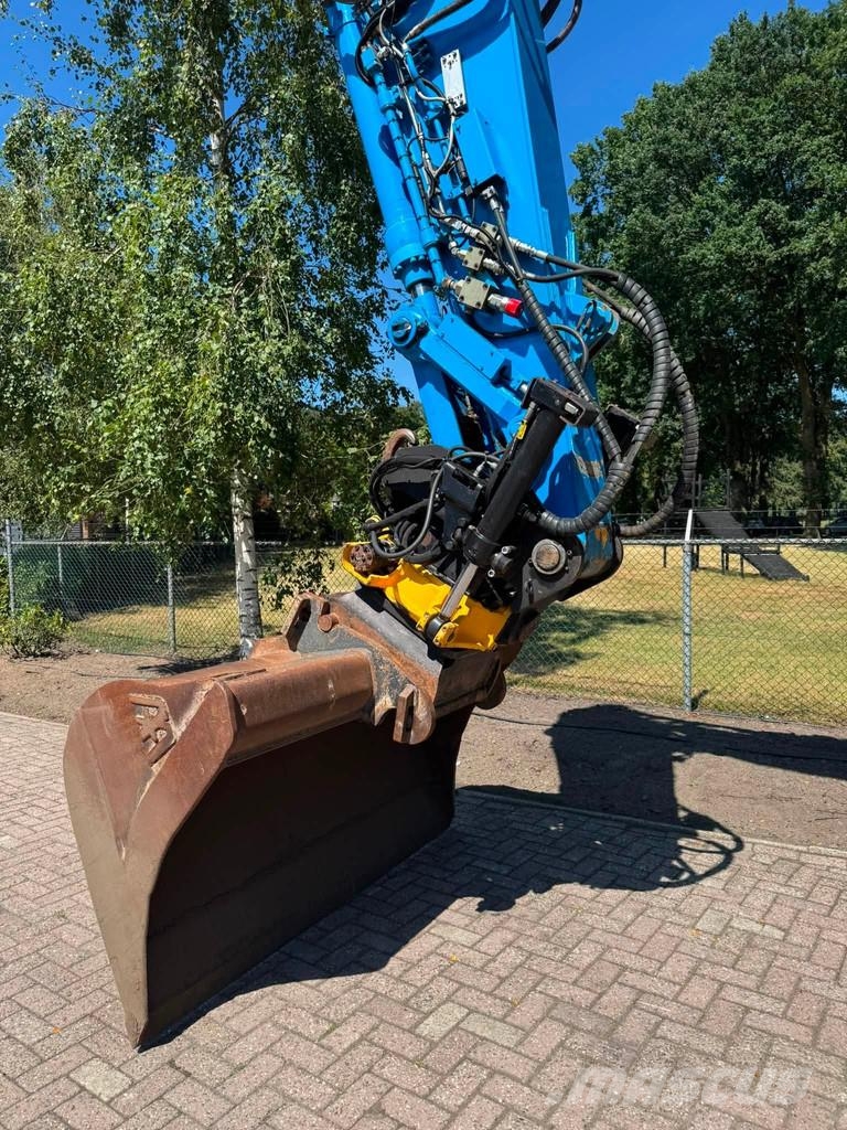 Hyundai HX220 L Rupskraan Rupsgraafmachines