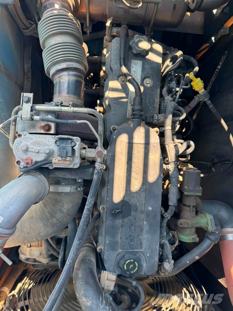 Hyundai HX220 L Rupskraan Rupsgraafmachines