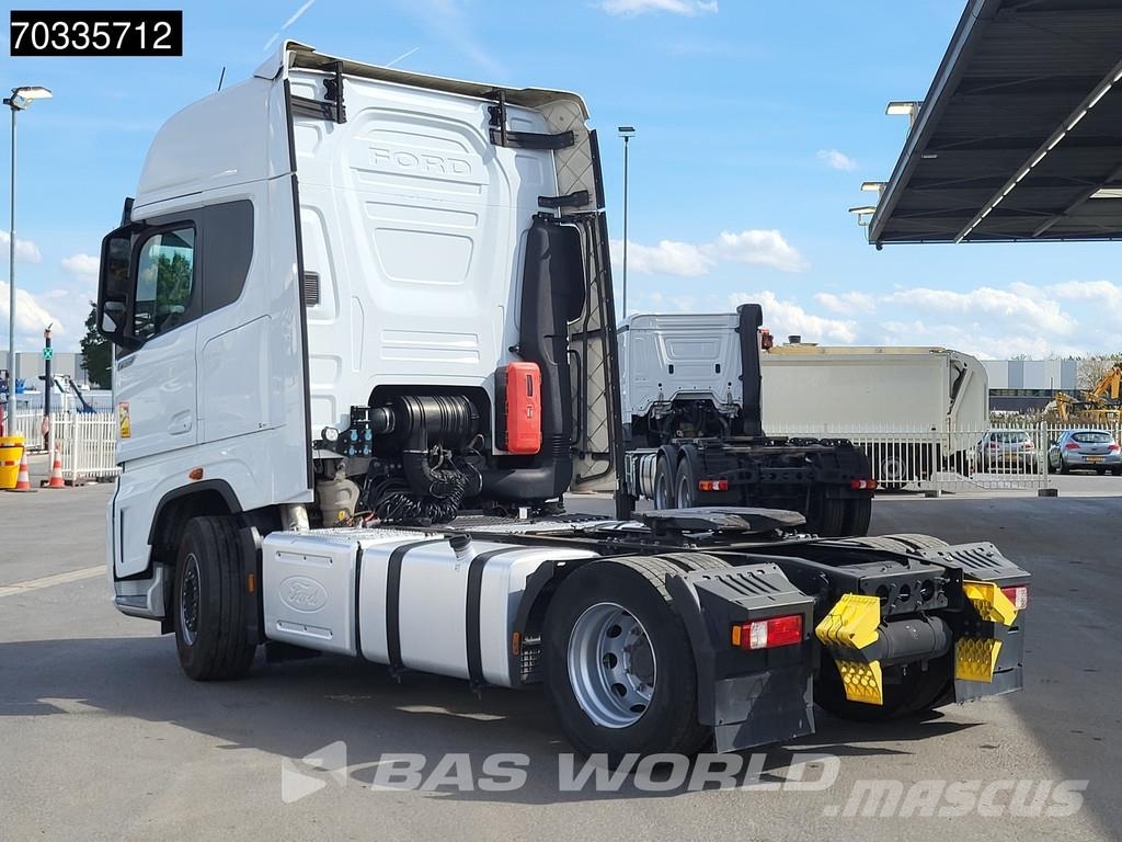 Ford F-Max 500 4X2 2x Tanks Navi ACC Trekkers