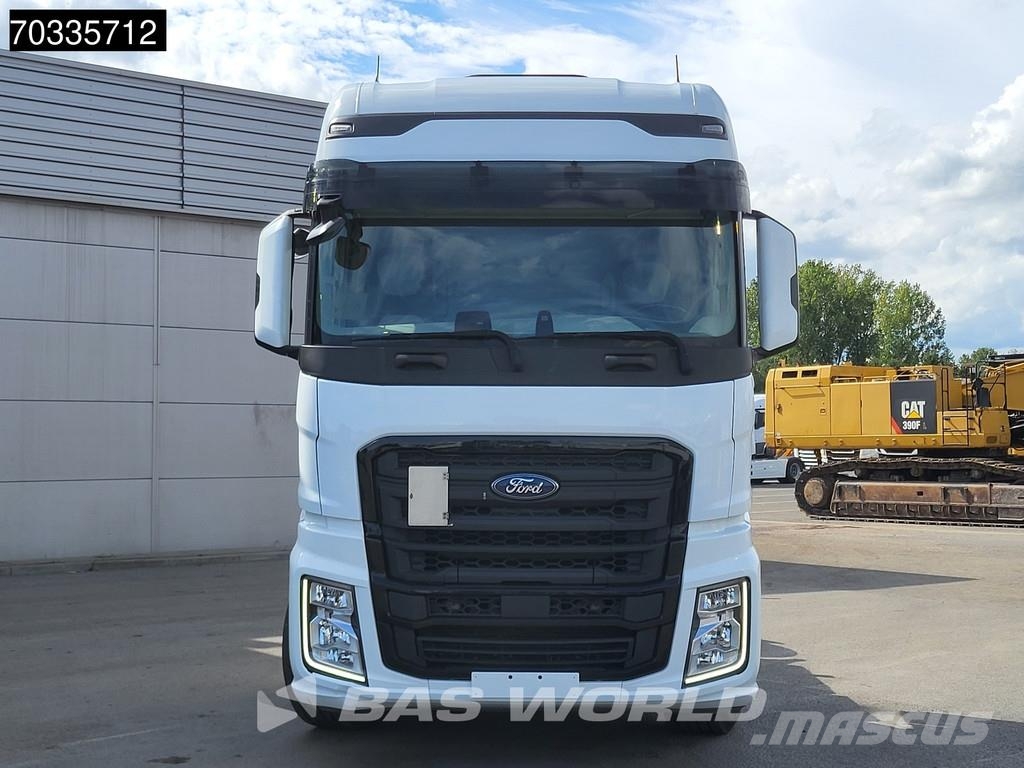 Ford F-Max 500 4X2 2x Tanks Navi ACC Trekkers