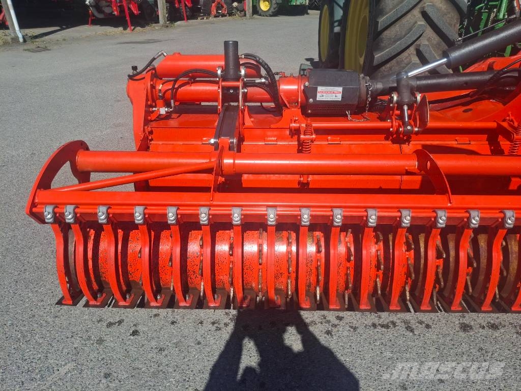 Kuhn EL402R-600 الكاسحات وقلابات التربة ذات المحركات