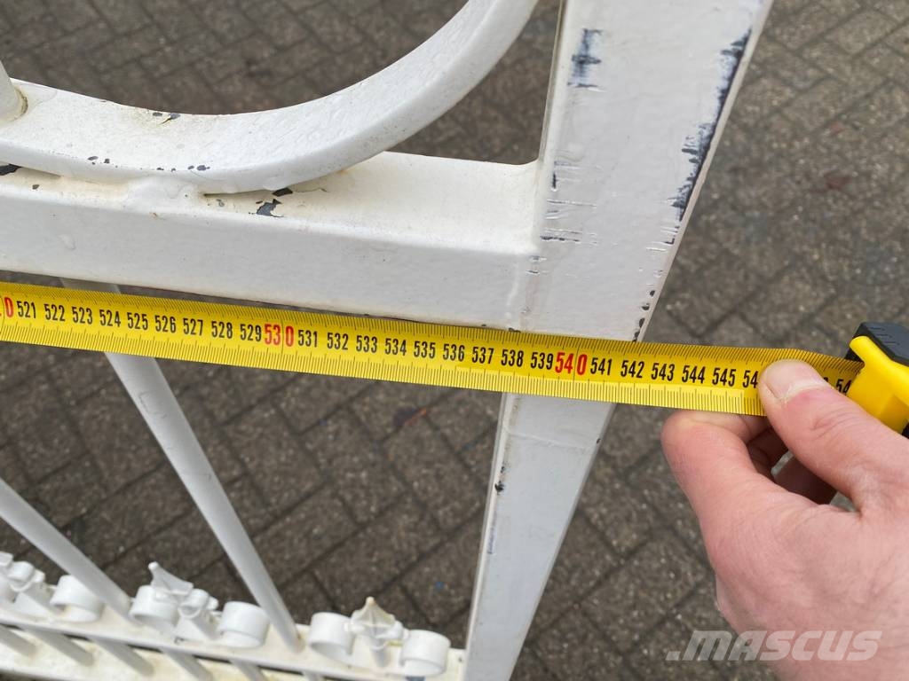 Target Iron Sliding Gate 542cm included posts Sonstige Kommunalmaschinen