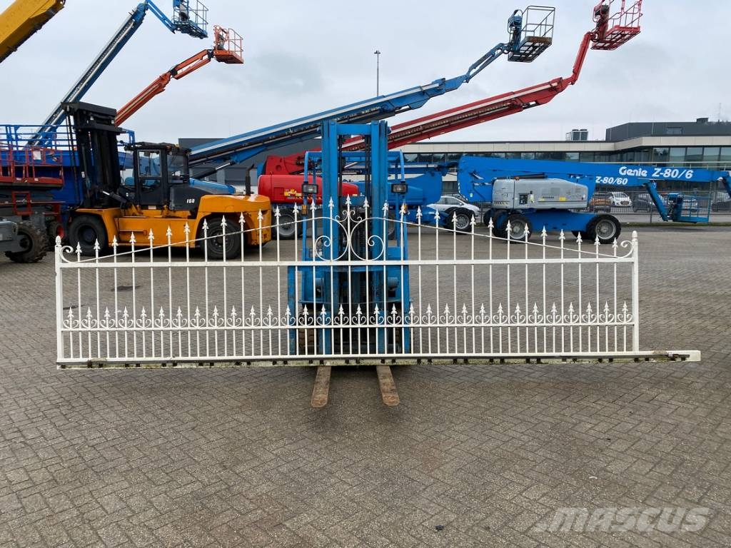 Target Iron Sliding Gate 542cm included posts Sonstige Kommunalmaschinen