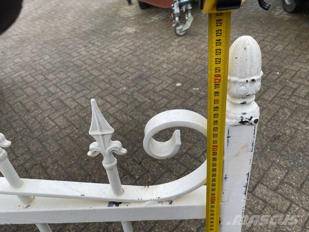 Target Iron Sliding Gate 542cm included posts Sonstige Kommunalmaschinen