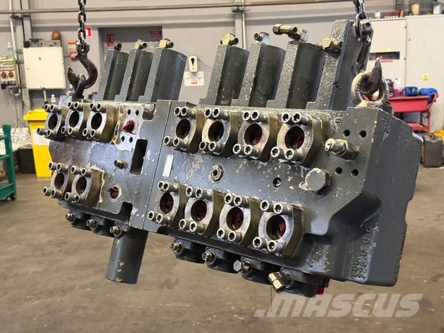 Liebherr R 954 B USED HYDRAULIC BLOCK هيدروليات