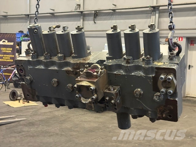Liebherr R 954 B USED HYDRAULIC BLOCK هيدروليات