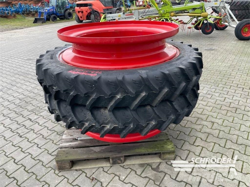 Kleber 300/90 R52 ZWILLINGE / Z.B. FENDT 700 S4 Ruedas