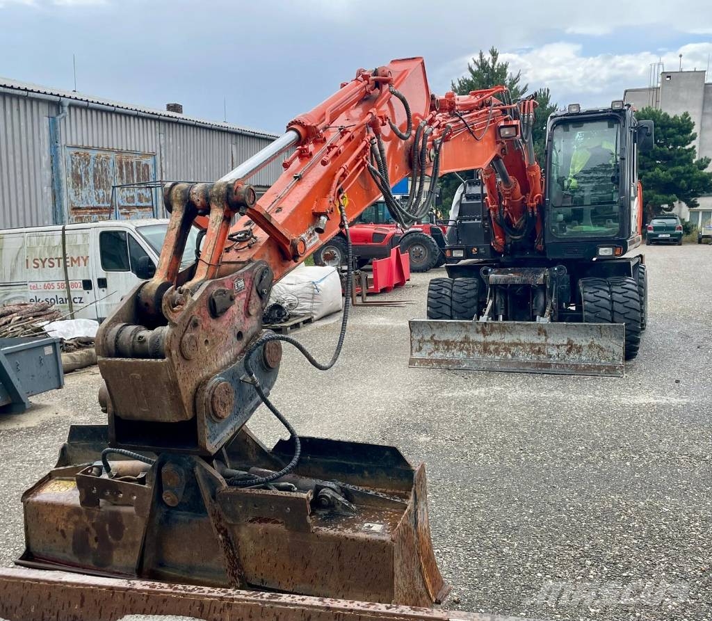Hitachi ZX 170 W-5 Pelle sur pneus
