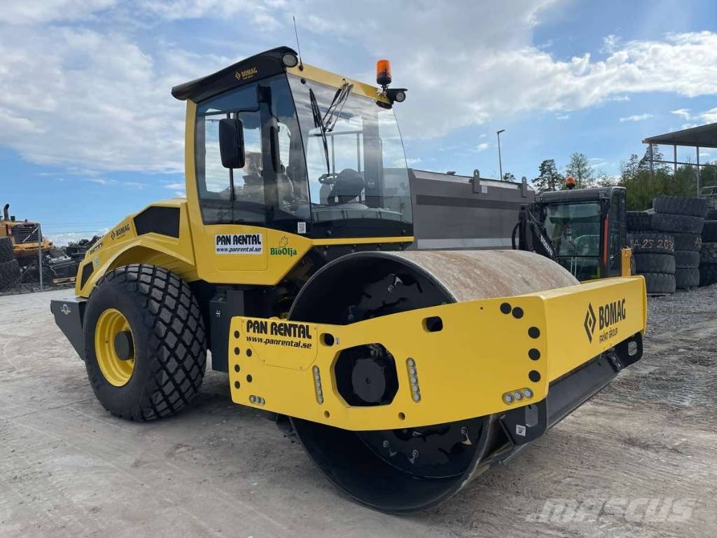 Bomag BW213D-5 Uthyres/For Rental Yksivalssijyrät