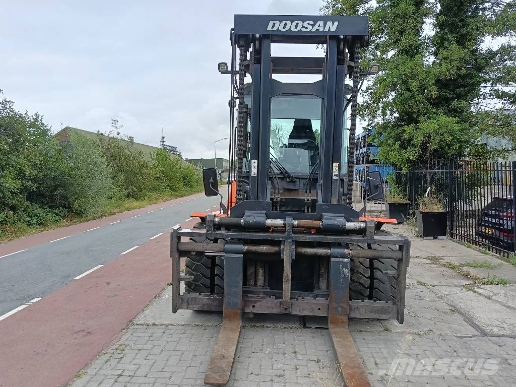 Doosan D 160 S-5 16 ton heftruck forklift stapler Diesel Trucker