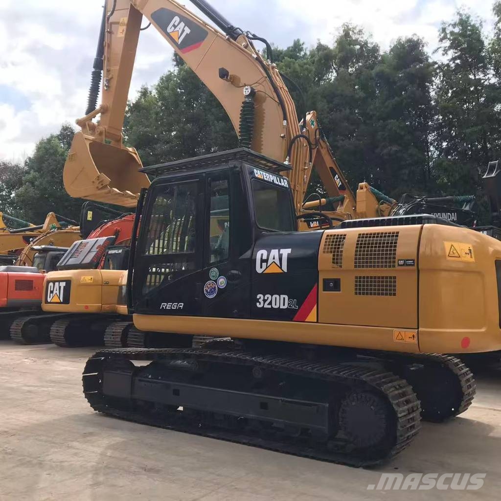 CAT 320D2L Gravemaskiner på larvebånd