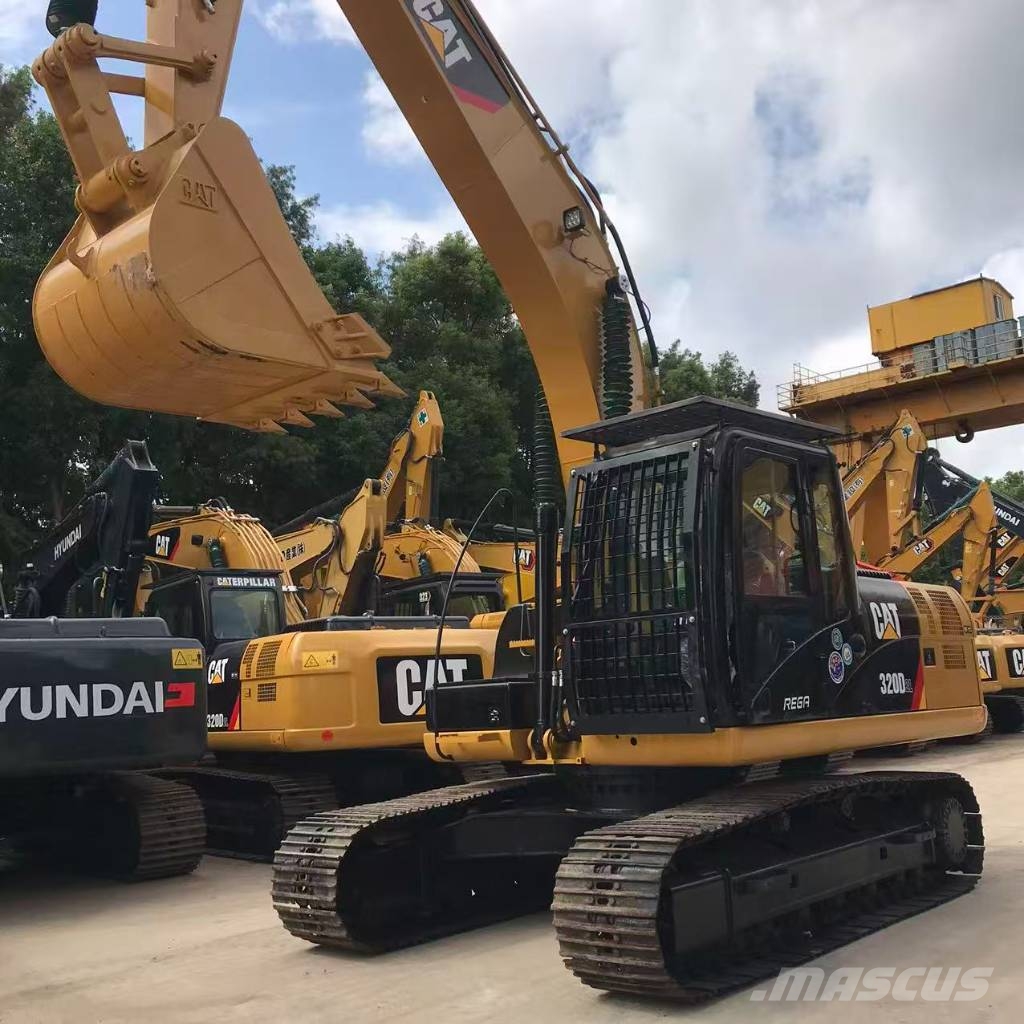 CAT 320D2L Gravemaskiner på larvebånd