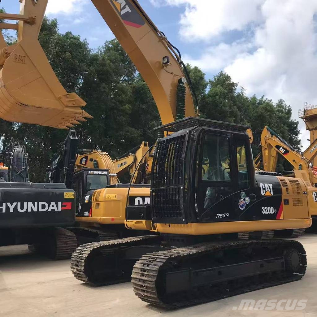 CAT 320D2L Gravemaskiner på larvebånd