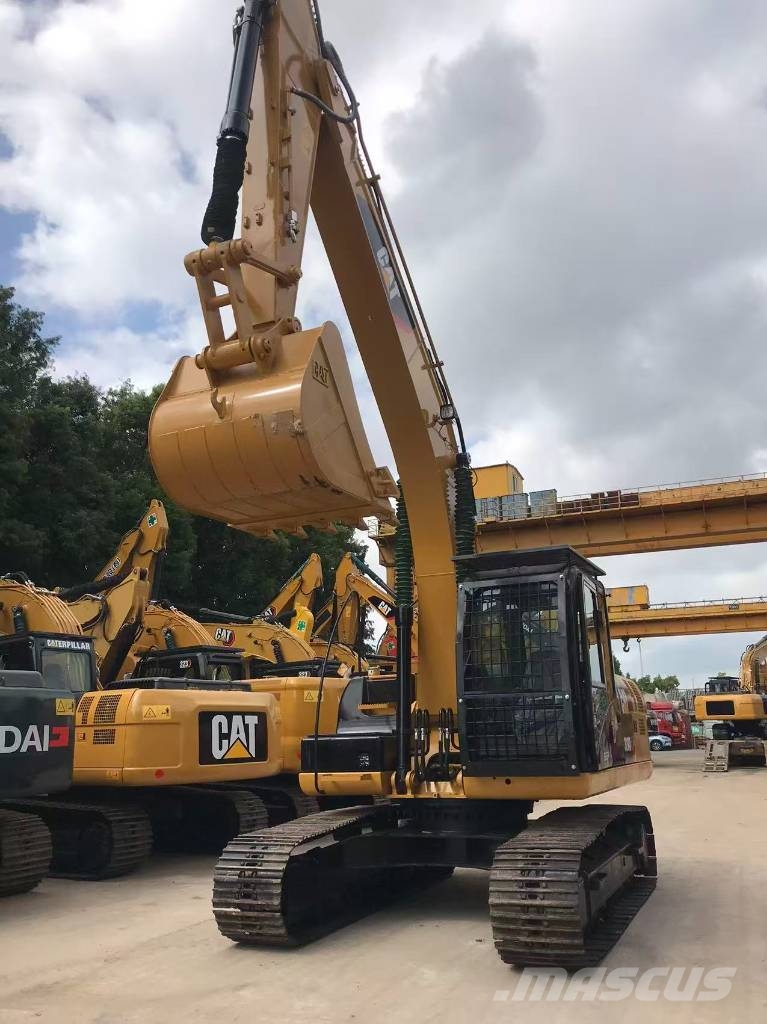 CAT 320D2L Gravemaskiner på larvebånd