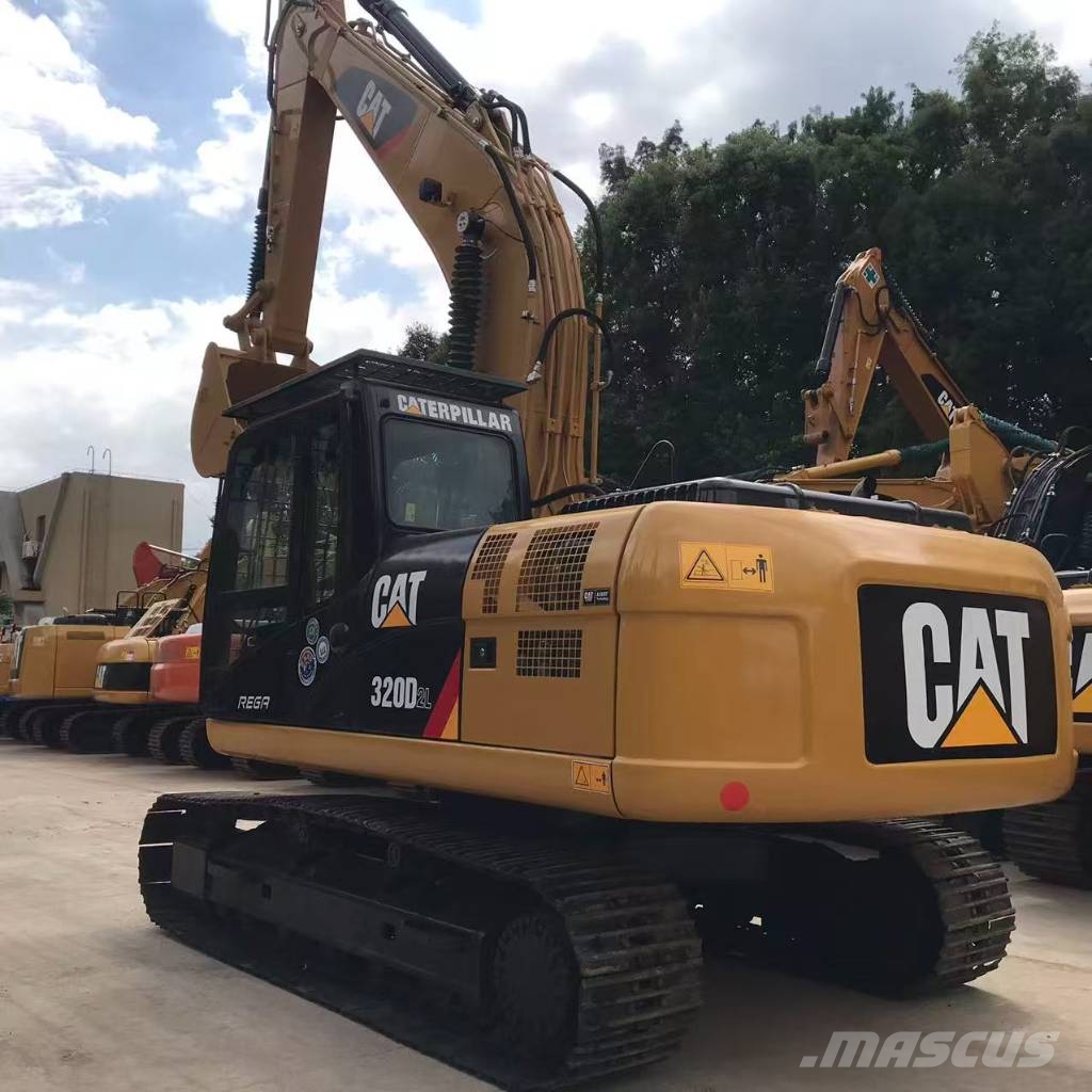CAT 320D2L Gravemaskiner på larvebånd