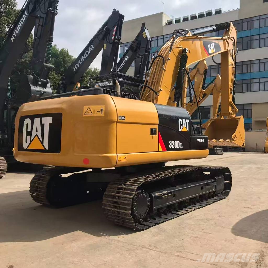 CAT 320D2L Gravemaskiner på larvebånd