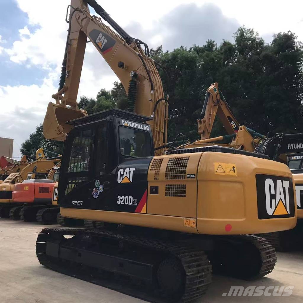 CAT 320D2L Gravemaskiner på larvebånd